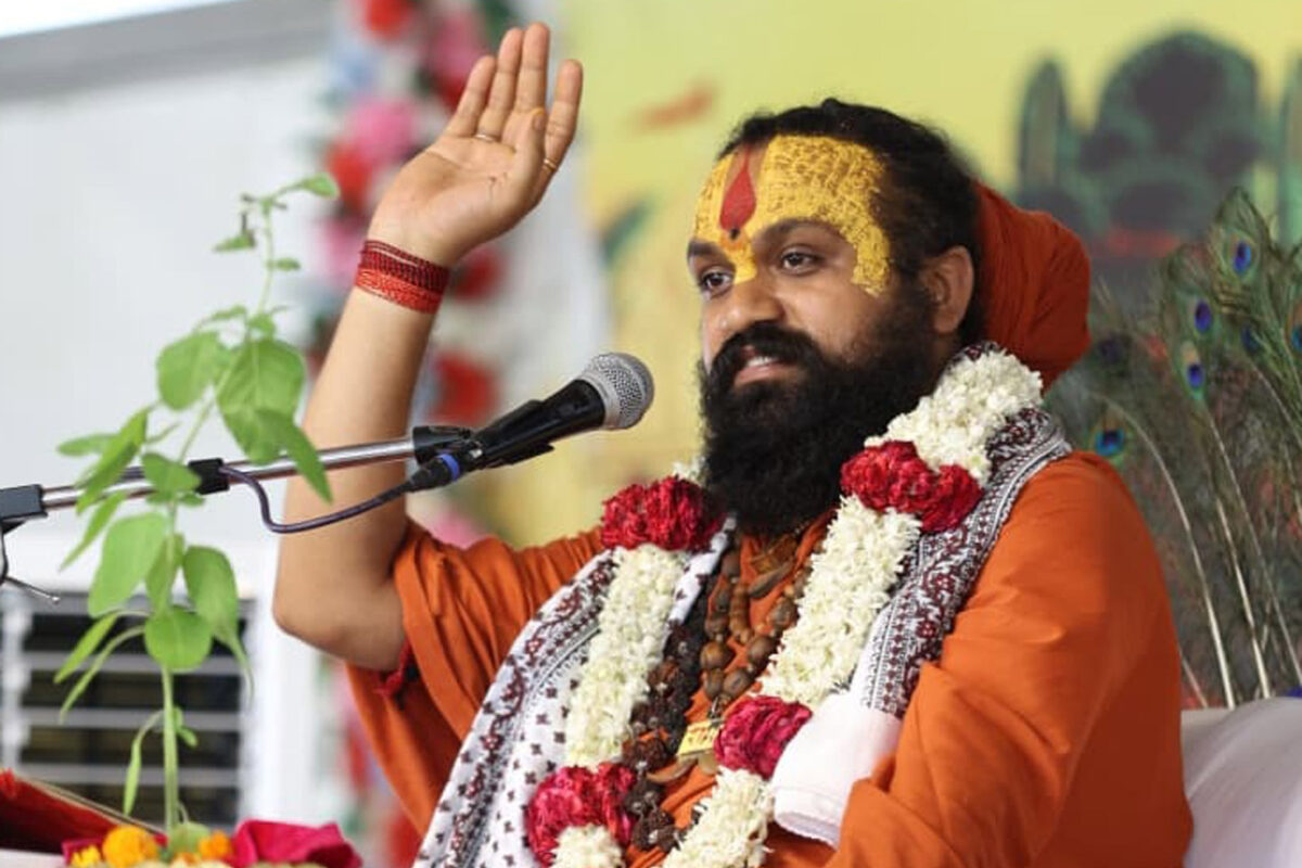 भगवान की भक्ति में लगाएं जीवन का प्रत्येक क्षण: कथा व्यास
