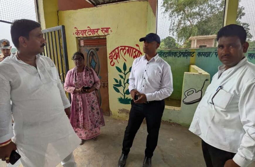 मुख्य विकास अधिकारी ने मुर्रा स्थित आरआरसी सेंटर का किया निरीक्षण