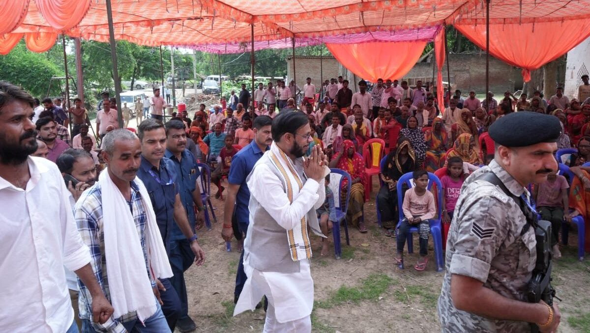 जन चौपाल जनता और सरकार के बीच विश्वास का सशक्त सेतु : डॉ. मनोज पांडेय