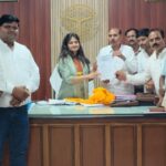 व्यापारियों ने विद्युत विभाग के खिलाफ जिला मुख्यालय पर किया प्रदर्शन