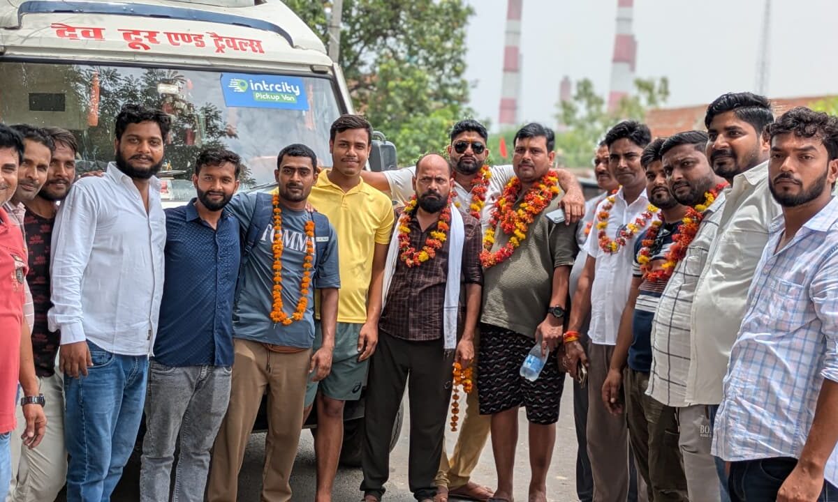 अमरनाथ यात्रा के लिए निरंजनपुर से रवाना हुआ शिवभक्तों का जत्था