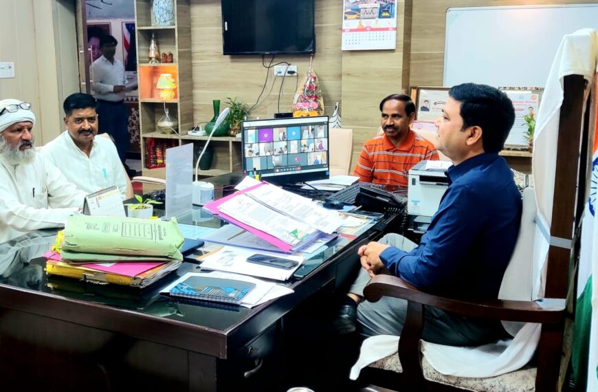 प्रधान संगठन ने सीडीओ, डीपीआरओ से भेंटकर पंचायतों की समस्याओं से कराया अवगत
