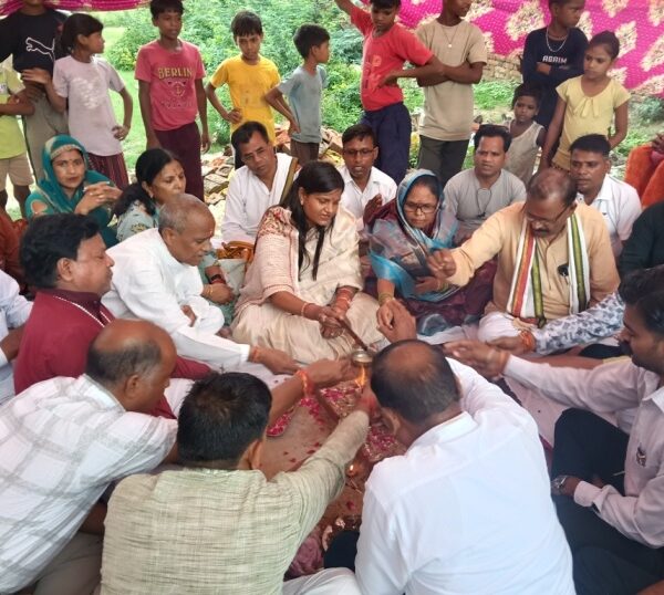 महापौर ने तीन वार्डों में हवन-पूजन कर सड़क&hellip;