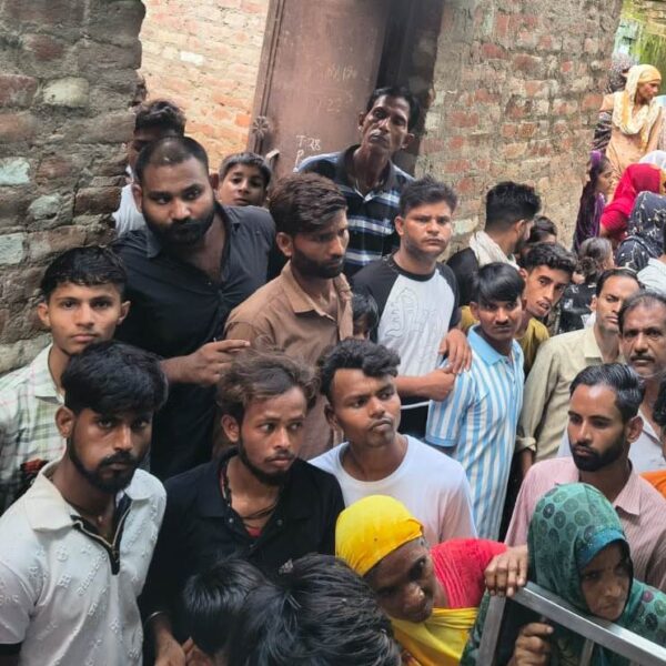 महिला का शव घर के अंदर संदिग्ध परिस्थितियों&hellip;