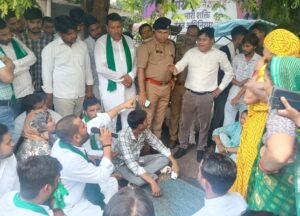 नगर निगम का भाकियू क्रांति ने किया घेराव,&hellip;